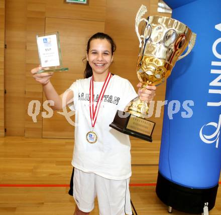 Basketball. Schuelerliga.  NMS Wolfsberg gegen Wien.  Sara Jakupovic (Wolfsberg). Villach, 28.4.2016.
Foto: Kuess
---
pressefotos, pressefotografie, kuess, qs, qspictures, sport, bild, bilder, bilddatenbank