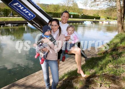 Kajak. Gerhard Schmid, Angelika, Lena und Moritz. KLagenfurt, am 18.6.2011.
Foto: Kuess 
---
pressefotos, pressefotografie, kuess, qs, qspictures, sport, bild, bilder, bilddatenbank