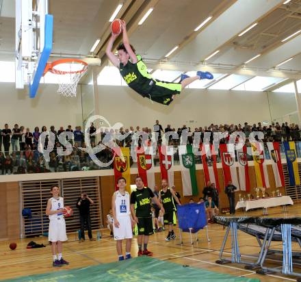 Dunking. Akrobatik Basketball Show. Dunk Kings. Villach, 28.4.2016.
Foto: Kuess
---
pressefotos, pressefotografie, kuess, qs, qspictures, sport, bild, bilder, bilddatenbank