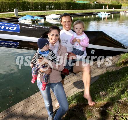 Kajak. Gerhard Schmid, Angelika, Lena und Moritz. KLagenfurt, am 18.6.2011.
Foto: Kuess 
---
pressefotos, pressefotografie, kuess, qs, qspictures, sport, bild, bilder, bilddatenbank