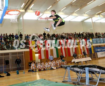 Dunking. Akrobatik Basketball Show. Dunk Kings. Villach, 28.4.2016.
Foto: Kuess
---
pressefotos, pressefotografie, kuess, qs, qspictures, sport, bild, bilder, bilddatenbank