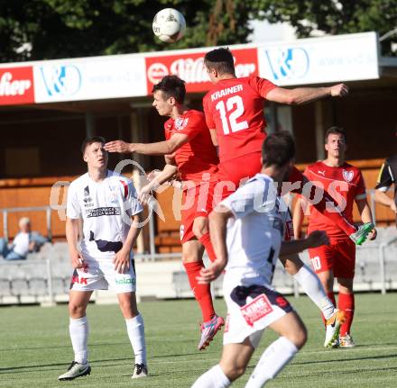 Fussball. Kaerntner Liga. SAK gegen Atus Ferlach. Dino Musija (SAK), Alexander Krainer, Martin Sustersic (Ferlach). Klagenfurt, 10.6.2016.
Foto: Kuess 
---
pressefotos, pressefotografie, kuess, qs, qspictures, sport, bild, bilder, bilddatenbank