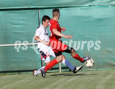 Fussball. Kaerntner Liga. SAK gegen Atus Ferlach. Roman Sadnek (SAK), Martin Posratschnig (Ferlach). Klagenfurt, 10.6.2016.
Foto: Kuess 
---
pressefotos, pressefotografie, kuess, qs, qspictures, sport, bild, bilder, bilddatenbank