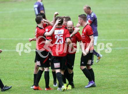 Fussball Kaerntner Liga. Maria Saal gegen Globasnitz. Torjubel Daniel Barrazutti, Naim Bejaoui (Maria Saal). Maria Saal, am 11.6.2016.
Foto: Kuess
---
pressefotos, pressefotografie, kuess, qs, qspictures, sport, bild, bilder, bilddatenbank