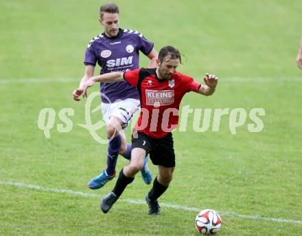 Fussball Kaerntner Liga. Maria Saal gegen Globasnitz. Roland Krenn, (Maria Saal), Mario Hutter (Globasnitz). Maria Saal, am 11.6.2016.
Foto: Kuess
---
pressefotos, pressefotografie, kuess, qs, qspictures, sport, bild, bilder, bilddatenbank