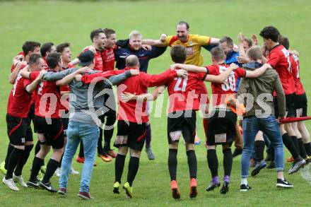 Fussball Kaerntner Liga. Maria Saal gegen Globasnitz. Jubel (Maria Saal). Maria Saal, am 11.6.2016.
Foto: Kuess
---
pressefotos, pressefotografie, kuess, qs, qspictures, sport, bild, bilder, bilddatenbank