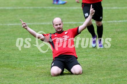 Fussball Kaerntner Liga. Maria Saal gegen Globasnitz. Torjubel Daniel Barrazutti, (Maria Saal). Maria Saal, am 11.6.2016.
Foto: Kuess
---
pressefotos, pressefotografie, kuess, qs, qspictures, sport, bild, bilder, bilddatenbank