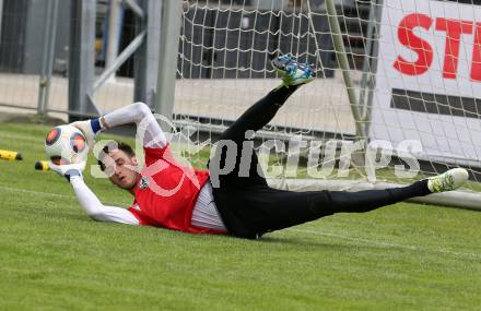 Fusball Bundesliga. Trainingsauftakt WAC.  Raphael Sallinger. Wolfsberg, am 14.6.2016.
Foto: Kuess
---
pressefotos, pressefotografie, kuess, qs, qspictures, sport, bild, bilder, bilddatenbank