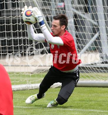 Fusball Bundesliga. Trainingsauftakt WAC.  Raphael Sallinger. Wolfsberg, am 14.6.2016.
Foto: Kuess
---
pressefotos, pressefotografie, kuess, qs, qspictures, sport, bild, bilder, bilddatenbank