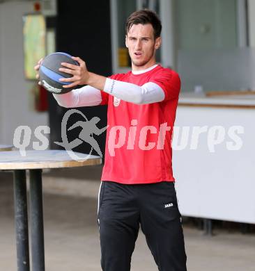 Fusball Bundesliga. Trainingsauftakt WAC.  Raphael Sallinger. Wolfsberg, am 14.6.2016.
Foto: Kuess
---
pressefotos, pressefotografie, kuess, qs, qspictures, sport, bild, bilder, bilddatenbank