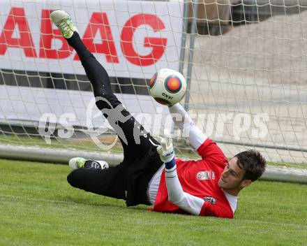 Fusball Bundesliga. Trainingsauftakt WAC.  Raphael Sallinger. Wolfsberg, am 14.6.2016.
Foto: Kuess
---
pressefotos, pressefotografie, kuess, qs, qspictures, sport, bild, bilder, bilddatenbank