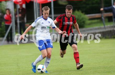 Fussball KFV Cup. Finale. St. Jakob im Rosental gegen Treibach. Patrick Pachernig, (St. Jakob), Roman Adunka (Treibach). St. Jakob, am 15.6.2016.
Foto: Kuess
---
pressefotos, pressefotografie, kuess, qs, qspictures, sport, bild, bilder, bilddatenbank