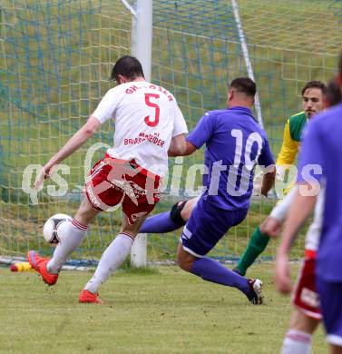 Fussball Unterliga Ost. POggersdorf gegen St. Michael/Bleiburg. Werner Ambrosch, Blaz Brezovacki, (Poggersdorf), Rok Rozeniicnik Korosec  (St. Michael). Poggersdorf, am 19.6.2016.
Foto: Kuess
---
pressefotos, pressefotografie, kuess, qs, qspictures, sport, bild, bilder, bilddatenbank