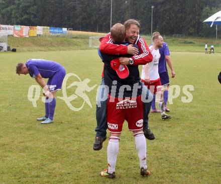 Fussball Unterliga Ost. POggersdorf gegen St. Michael/Bleiburg. Jubel Trainer Karl Sommerauer  (St. Michael). Poggersdorf, am 19.6.2016.
Foto: Kuess
---
pressefotos, pressefotografie, kuess, qs, qspictures, sport, bild, bilder, bilddatenbank