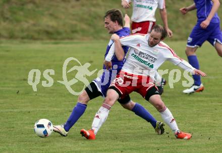 Fussball Unterliga Ost. POggersdorf gegen St. Michael/Bleiburg. Gerhard Krumpl, (Poggersdorf), Georg Woschitz  (St. Michael). Poggersdorf, am 19.6.2016.
Foto: Kuess
---
pressefotos, pressefotografie, kuess, qs, qspictures, sport, bild, bilder, bilddatenbank