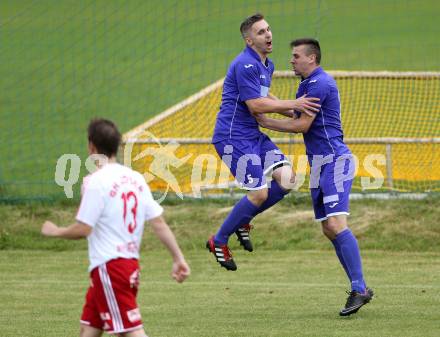 Fussball Unterliga Ost. POggersdorf gegen St. Michael/Bleiburg. Torjubel Christian Fuiko , Goran Vuk (Poggersdorf). Poggersdorf, am 19.6.2016.
Foto: Kuess
---
pressefotos, pressefotografie, kuess, qs, qspictures, sport, bild, bilder, bilddatenbank