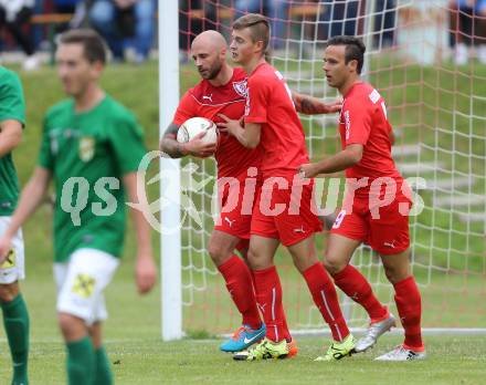 Fussball OEFB Cup. 1. Runde. ATUS Ferlach gegen Austria Lustenau. Torjubel Stephan Mathias Stueckler, Erwin Bajric, Ernst Golautschnig (Ferlach). Ferlach, am 16.7.2016.
Foto: Kuess
---
pressefotos, pressefotografie, kuess, qs, qspictures, sport, bild, bilder, bilddatenbank