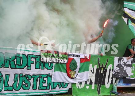 Fussball OEFB Cup. 1. Runde. ATUS Ferlach gegen Austria Lustenau. Fans Feature. Bengalische Feuer. Ferlach, am 16.7.2016.
Foto: Kuess
---
pressefotos, pressefotografie, kuess, qs, qspictures, sport, bild, bilder, bilddatenbank