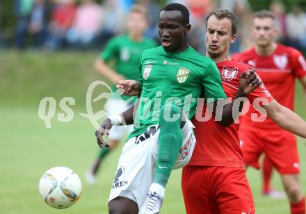 Fussball OEFB Cup. 1. Runde. ATUS Ferlach gegen Austria Lustenau. Alexander Krainer, (Ferlach),  Raphael Dwamena  (Lustenau). Ferlach, am 16.7.2016.
Foto: Kuess
---
pressefotos, pressefotografie, kuess, qs, qspictures, sport, bild, bilder, bilddatenbank