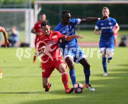 Fussball. Freundschaftsspiel. Udinese Calcio (IT) gegen Union Berlin (DE). Seko Fofana (Udinese Calcio),  Steven Skrzybski (Union Berlin). Villach, 17.7.2016.
Foto: Kuess
---
pressefotos, pressefotografie, kuess, qs, qspictures, sport, bild, bilder, bilddatenbank