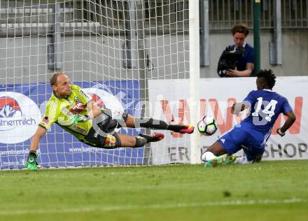 Freundschaftsspiel. RZ Pellets WAC gegen Chelsea FC. Alexander Kofler,  (WAC), Traore Bertrand (Chelsea). Klagenfurt Woerthersee Stadion, 20.7.2016.
Foto: Kuess
---
pressefotos, pressefotografie, kuess, qs, qspictures, sport, bild, bilder, bilddatenbank