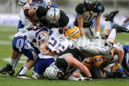 American Football. Austrian Bowl. Swarco Raiders Tirol gegen Giants.  Klagenfurt, am 23.7.2016.
Foto: Kuess
---
pressefotos, pressefotografie, kuess, qs, qspictures, sport, bild, bilder, bilddatenbank