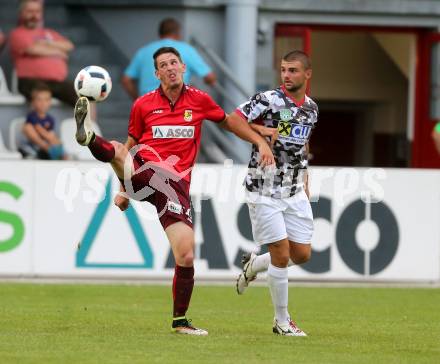 Fussball. Regionalliga. ATSV Wolfsberg gegen SPG FC Pasching/LASK Juniors.  Patrick Pfennich (ATSV Wolfsberg), Nenad Licinar  (Pasching/LASK Juniors). Wolfsberg, 22.7.2016.
Foto: Kuess 
---
pressefotos, pressefotografie, kuess, qs, qspictures, sport, bild, bilder, bilddatenbank