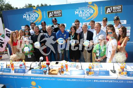 Beach Volleyball Major Series,  Pressekonferenz.  Hannes Florianz, Leonardo Bottaro (Swatch), Alexander Horst, Peter Kleinmann (OEVV), Clemens Doppler, Hannes Jagerhofer (ACTS), Susanne Speil (A1), Robin Seidl, Juergen Pfeiler, Alexander Huber, Otto Umlauft, Stefanie Schwaiger, Barabara Hansel. Klagenfurt, 26.7.2016.
Foto: Kuess
---
pressefotos, pressefotografie, kuess, qs, qspictures, sport, bild, bilder, bilddatenbank