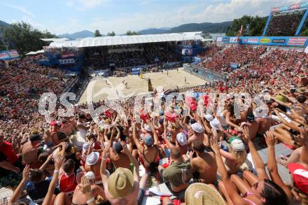 Beachvolleyball. Beach Volleyball Major Series.  Center Court, Fans. Klagenfurt, 30.7.2016.
Foto: Kuess

---
pressefotos, pressefotografie, kuess, qs, qspictures, sport, bild, bilder, bilddatenbank