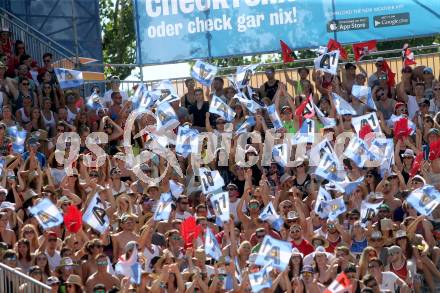 Beachvolleyball. Beach Volleyball Major Series. Fans. Klagenfurt, 30.7.2016.
Foto: Kuess


---
pressefotos, pressefotografie, kuess, qs, qspictures, sport, bild, bilder, bilddatenbank