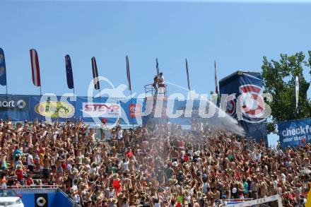 Beachvolleyball. Beach Volleyball Major Series.  Eskimo Girl, Fans. Klagenfurt, 30.7.2016.
Foto: Kuess

---
pressefotos, pressefotografie, kuess, qs, qspictures, sport, bild, bilder, bilddatenbank