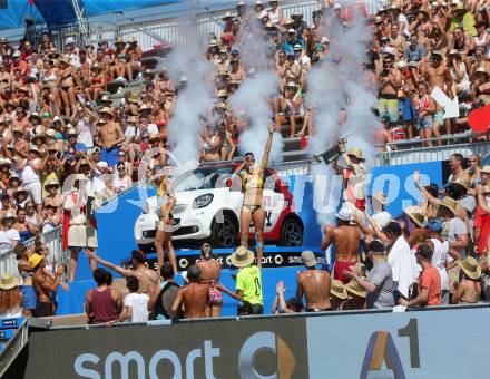 Beachvolleyball. Beach Volleyball Major Series.  Laura LUDWIG, Kira WALKENHORST (GER), Fans. Klagenfurt, 30.7.2016.
Foto: Kuess

---
pressefotos, pressefotografie, kuess, qs, qspictures, sport, bild, bilder, bilddatenbank