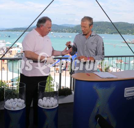 Beachvolleyball. Beach Volleyball Major Series. Alfred Ludwig. Auslosung zur 2. Runde im Samsung Cup 2016/17. Klagenfurt, 31.7.2016.
Foto: Kuess
---
pressefotos, pressefotografie, kuess, qs, qspictures, sport, bild, bilder, bilddatenbank