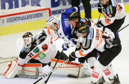 EBEL. Eishockey Bundesliga. Testspiel. VSV gegen Graz 99ers. Jan Urbas(VSV), Sebastian Dahm, Evan Brophey (Graz). Villach, am 19.8.2016.
Foto: Kuess
---
pressefotos, pressefotografie, kuess, qs, qspictures, sport, bild, bilder, bilddatenbank