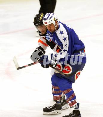 EBEL. Eishockey Bundesliga. Testspiel. VSV gegen Graz 99ers. Michael Grabner (VSV), Clemens Unterweger (Graz). Villach, am 19.8.2016.
Foto: Kuess
---
pressefotos, pressefotografie, kuess, qs, qspictures, sport, bild, bilder, bilddatenbank