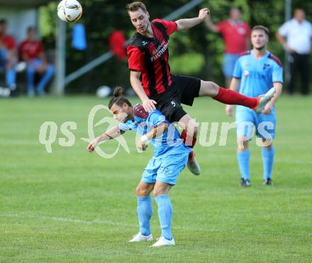 Fussball. Unterliga Ost. Sirnitz gegen Woelfnitz. Michael Golznig (Sirnitz), Zsolt Vari (Woelfnitz). Sirnitz, 30.7.2016.
Foto: Kuess
---
pressefotos, pressefotografie, kuess, qs, qspictures, sport, bild, bilder, bilddatenbank