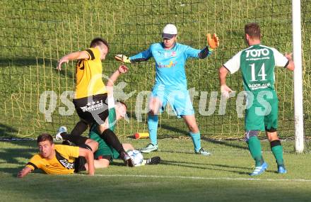 Fussball 1. Klasse B. Faakersee gegen Bad Bleiberg. Johannes Aichholzer, 
(Faakersee), Andre Werner, Rene Hecher  (Bad Bleiberg). Faakersee, am 7.8.2016.
Foto: Kuess
---
pressefotos, pressefotografie, kuess, qs, qspictures, sport, bild, bilder, bilddatenbank