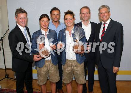 Olympische Sommerspiele Rio 2016. Triathlon. Arno Arthofer, Lisa Perterer, Christian Tammegger, Sara Vilic, Andreas Sucher, Landeshauptmann Peter Kaiser. Klagenfurt, am 22.7.2016.
Foto: Kuess
---
pressefotos, pressefotografie, kuess, qs, qspictures, sport, bild, bilder, bilddatenbank