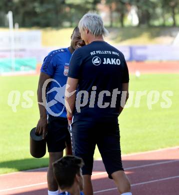 Fussball tipico Bundesliga. RZ Pellets WAC. Training. Issiaka OuÃ©draogo, Heimo Pfeifenberger . Lavanttal Arena Wolfsberg, am 4.7.2016.
Foto: Kuess
---
pressefotos, pressefotografie, kuess, qs, qspictures, sport, bild, bilder, bilddatenbank