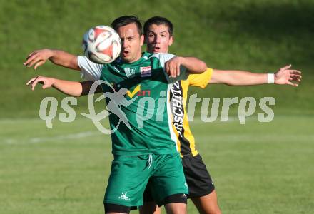 Fussball 1. Klasse B. Faakersee gegen Bad Bleiberg. Lukas Geiger, (Faakersee), Neven Ilic  (Bad Bleiberg). Faakersee, am 7.8.2016.
Foto: Kuess
---
pressefotos, pressefotografie, kuess, qs, qspictures, sport, bild, bilder, bilddatenbank