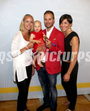 Billard. Jasmin Ouschan, Albin Ouschan, Katharina, Tochter Lena-Sophie. Klagenfurt, 8.8.2016.
Foto: Kuess 
---
pressefotos, pressefotografie, kuess, qs, qspictures, sport, bild, bilder, bilddatenbank