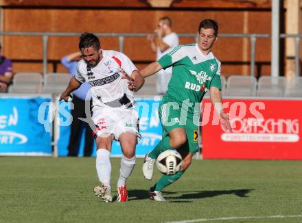 Fussball. Kaerntner Liga. SAK gegen Voelkermarkt. Grega Triplat (SAK), Philipp Grilz (Voelkermarkt). Klagenfurt, 26.8.2016.
Foto: Kuess
---
pressefotos, pressefotografie, kuess, qs, qspictures, sport, bild, bilder, bilddatenbank