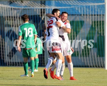 Fussball. Kaerntner Liga. SAK gegen Voelkermarkt. Torjubel Alen Muharemovic, Stephan Buergler (SAK). Klagenfurt, 26.8.2016.
Foto: Kuess
---
pressefotos, pressefotografie, kuess, qs, qspictures, sport, bild, bilder, bilddatenbank