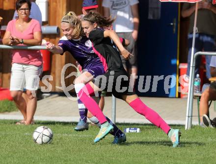 Fussball Frauen. OEFB Ladies Cup. FC Feldkirchen/SV Magdalensberg gegen Carinthians Spittal.  Natalie Schranzer, (Feldkirchen/Magdalensberg),  Christina Hintermann (Spittal). Deinsdorf, am 28.8.2016.
Foto: Kuess
---
pressefotos, pressefotografie, kuess, qs, qspictures, sport, bild, bilder, bilddatenbank