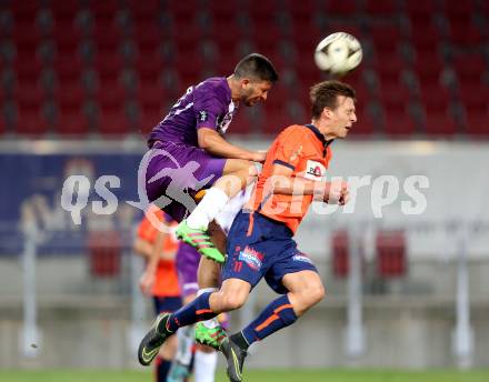 Fussball Regionalliga. SK Austria Klagenfurt gegen Deutschlandsberg.  Edvin Hodzic, (Klagenfurt),  Sebastian Stanzer  (Deutschlandsberg). Klagenfurt, am 2.9.2016.
Foto: Kuess
---
pressefotos, pressefotografie, kuess, qs, qspictures, sport, bild, bilder, bilddatenbank