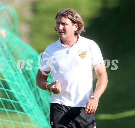 Fussball Kaerntner Liga. Lind gegen Eberstein. Trainer Aco Obradovic (Eberstein). Lind im Drautal, am 3.9.2016.
Foto: Kuess
---
pressefotos, pressefotografie, kuess, qs, qspictures, sport, bild, bilder, bilddatenbank