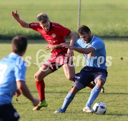 Fussball Kaerntner Liga. Lind gegen Eberstein. Sven Unterguggenberger, (Lind), Ljubisa Strbac (Eberstein). Lind im Drautal, am 3.9.2016.
Foto: Kuess
---
pressefotos, pressefotografie, kuess, qs, qspictures, sport, bild, bilder, bilddatenbank