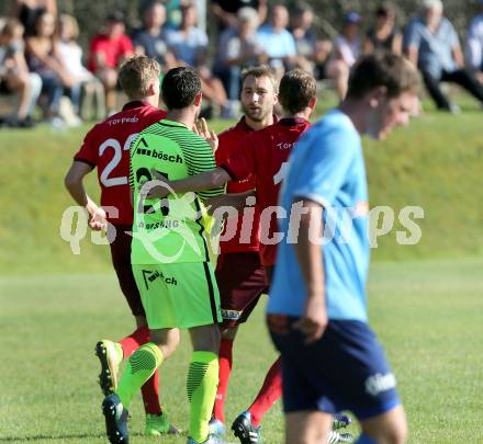 Fussball Kaerntner Liga. Lind gegen Eberstein. Torjubel Lind. Lind im Drautal, am 3.9.2016.
Foto: Kuess
---
pressefotos, pressefotografie, kuess, qs, qspictures, sport, bild, bilder, bilddatenbank