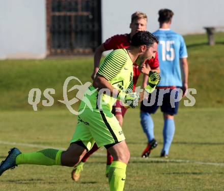 Fussball Kaerntner Liga. Lind gegen Eberstein. Torjubel Alexander Zagler,   Sven Unterguggenberger (Lind). Lind im Drautal, am 3.9.2016.
Foto: Kuess
---
pressefotos, pressefotografie, kuess, qs, qspictures, sport, bild, bilder, bilddatenbank