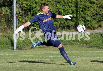 Fussball Kaerntner Liga. Lind gegen Eberstein. Patrick Christian Boeck (Eberstein). Lind im Drautal, am 3.9.2016.
Foto: Kuess
---
pressefotos, pressefotografie, kuess, qs, qspictures, sport, bild, bilder, bilddatenbank